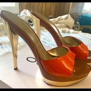 Open toe sandal platforms